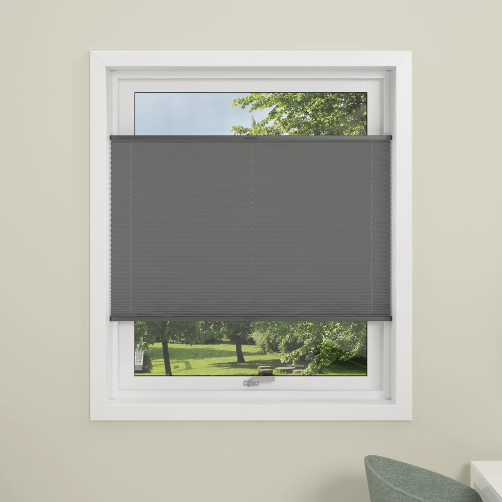 DEBEL PLISSÉGARDIN FLEX LYSDEMPENDE GRÅ 50X130 v:1663278 DEBEL PLISSÉGARDIN FLEX LYSDEMPENDE GRÅ 50X130 v:1663278