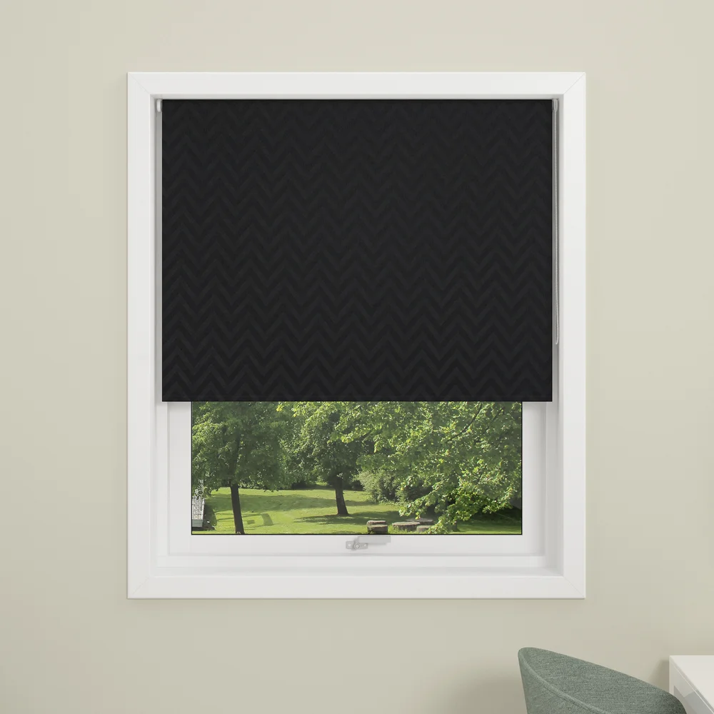 DEBEL RULLEGARDIN ZIG ZAG LYSTETT SORT 80X175 v:8475995
